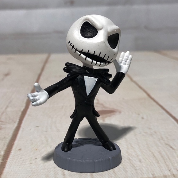 The Nightmare Before Christmas 30th Anniversary Mini Figure - Picture 5 of 8